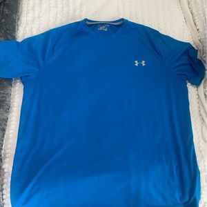 Under Armour workout shirt. Good condition!